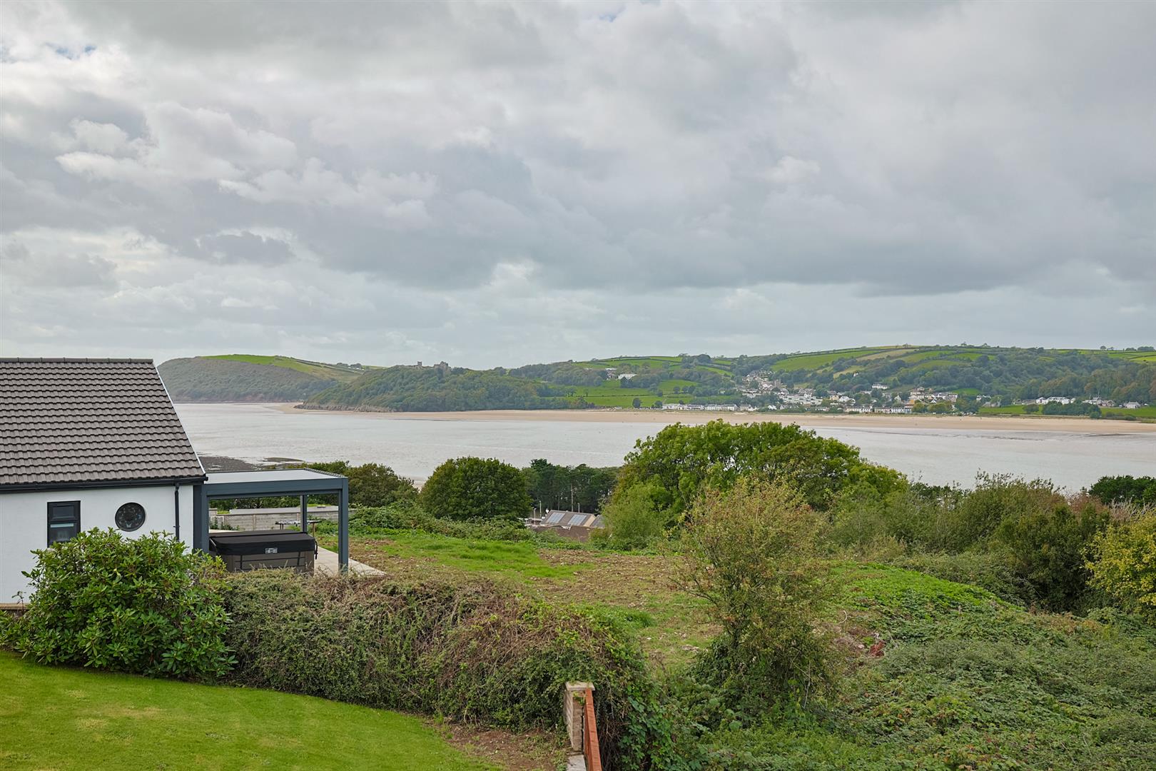 Aberfa, Ferryside, Carmarthenshire, SA17 5RS